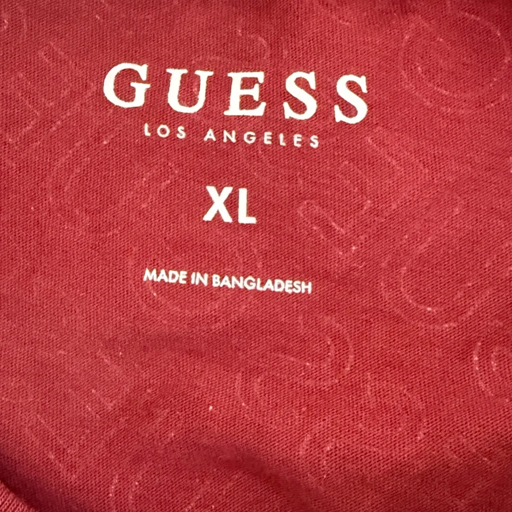 Guess‎ Short Sleeve T-Shirt Maroon Men's XL Silver Logo All Over print - Picture 3 of 6